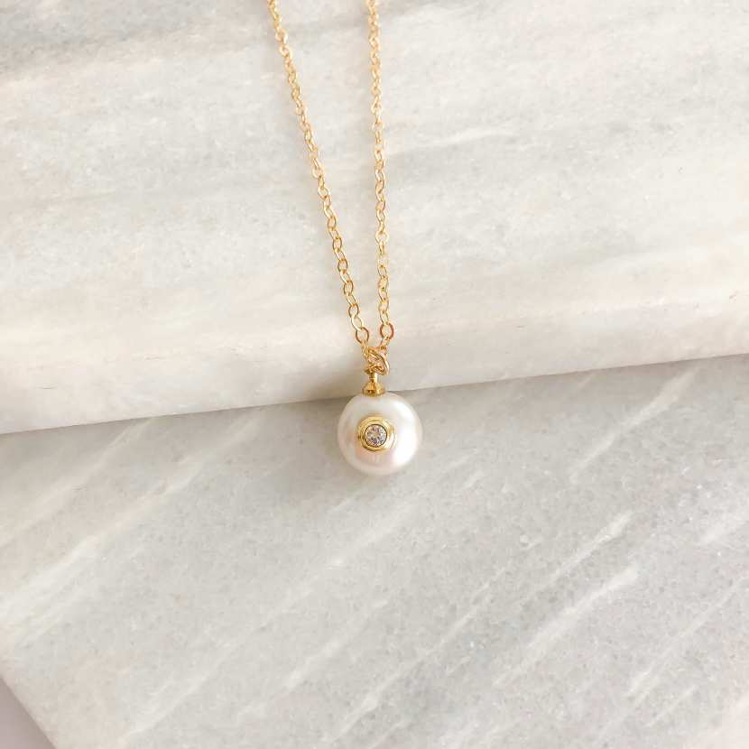 Collier Plaqué Or 18k Avec Pendentif Perle D'eau Douce Et Zirconium - Tata Gisèle Neuf étiqueté
